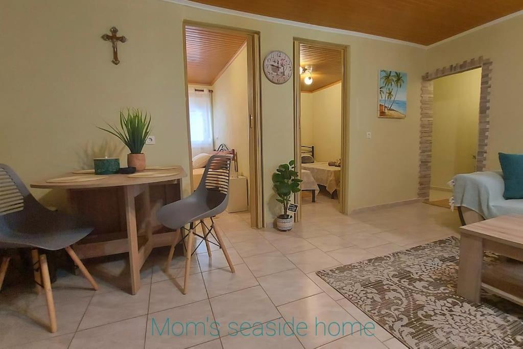 Mom'S Seaside Home Karianí Exterior photo